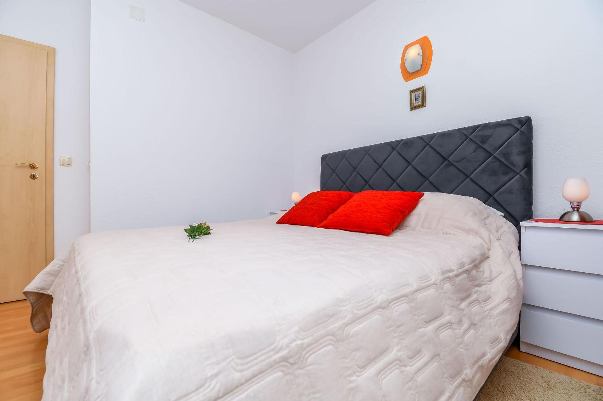 Apartments Tonka Donji Okrug  Екстериор снимка