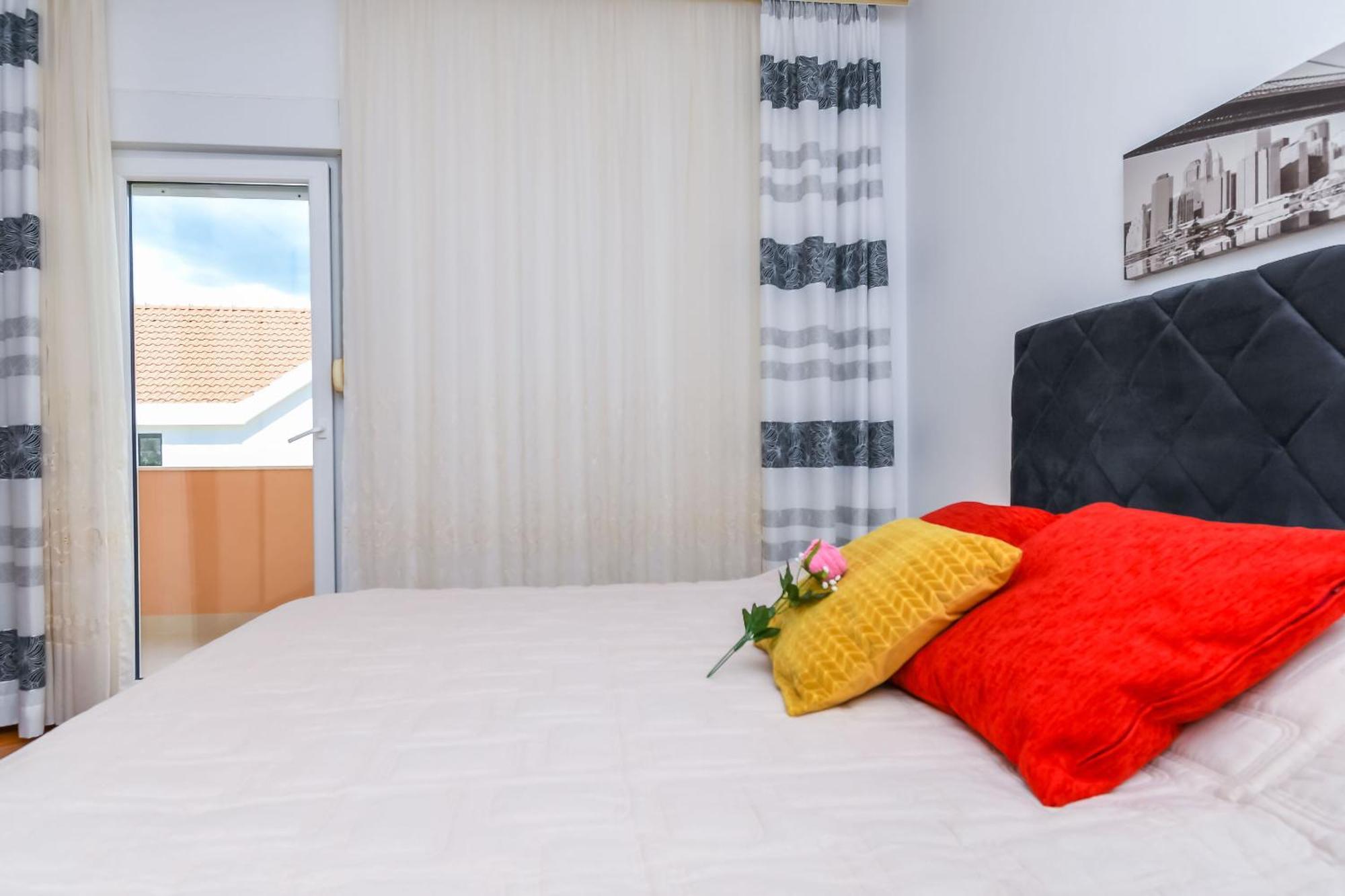 Apartments Tonka Donji Okrug  Екстериор снимка