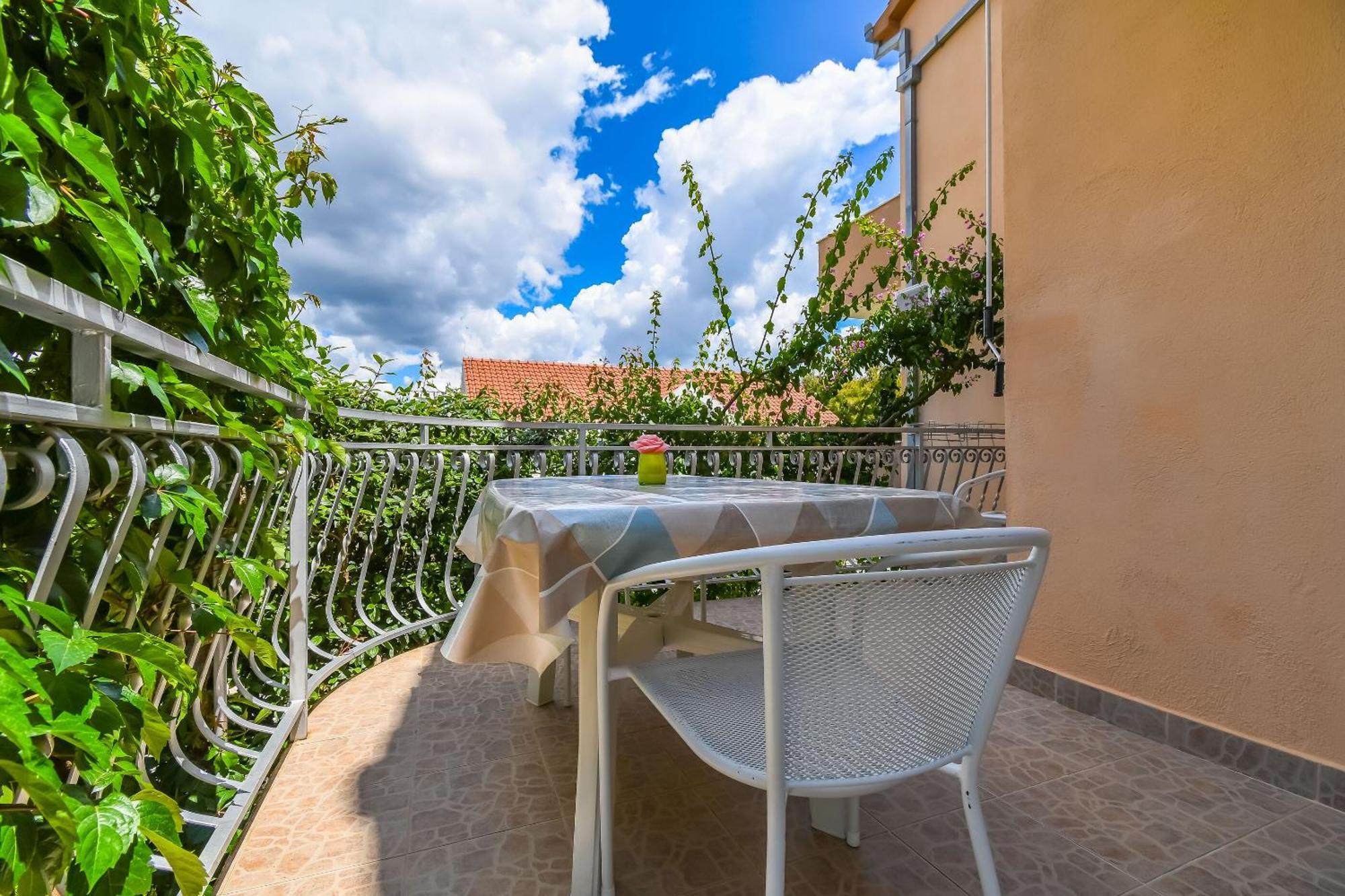 Apartments Tonka Donji Okrug  Екстериор снимка