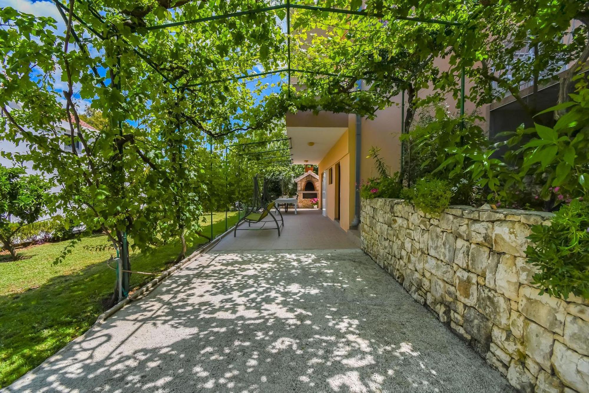 Apartments Tonka Donji Okrug  Екстериор снимка