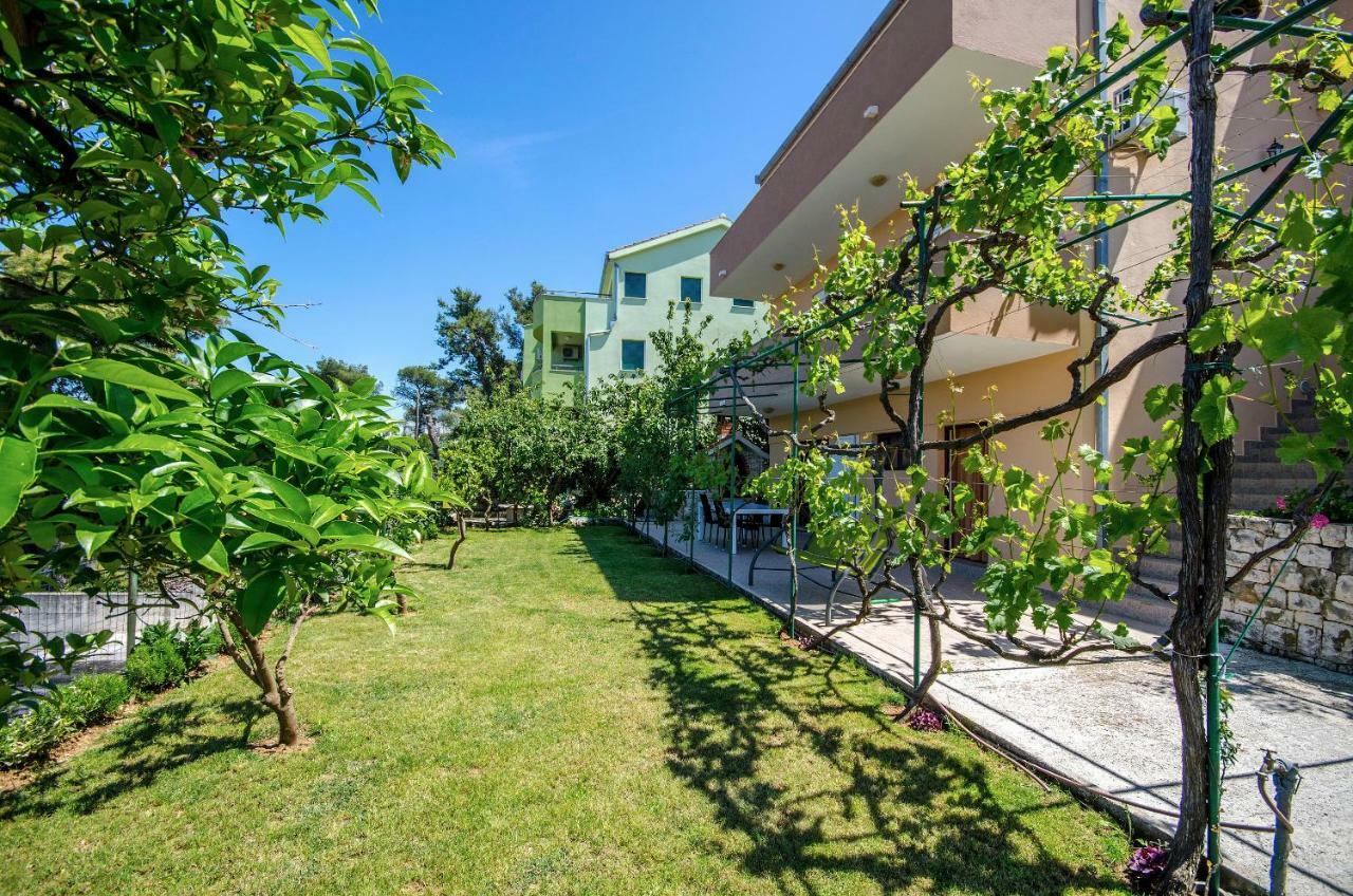 Apartments Tonka Donji Okrug  Екстериор снимка