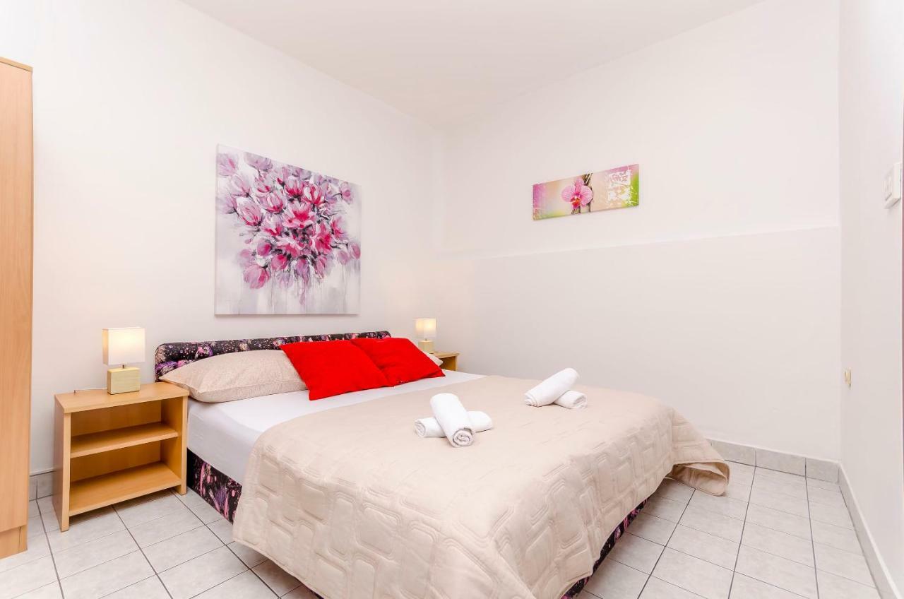 Apartments Tonka Donji Okrug  Екстериор снимка